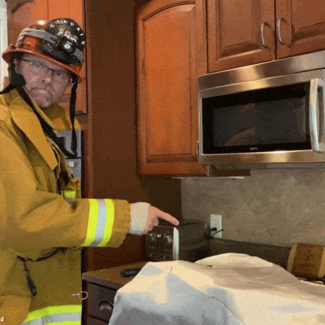 Prepared Hero Emergency Fire Blanket - 1 Pack - Fiberglass Fire Blanket for Home & Kitchen, 40 x40