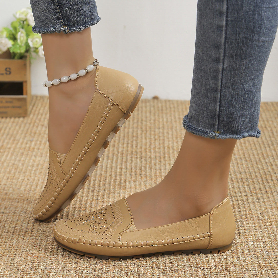Handmade Stitching Gommino Solid Color Casual Women s Shoes