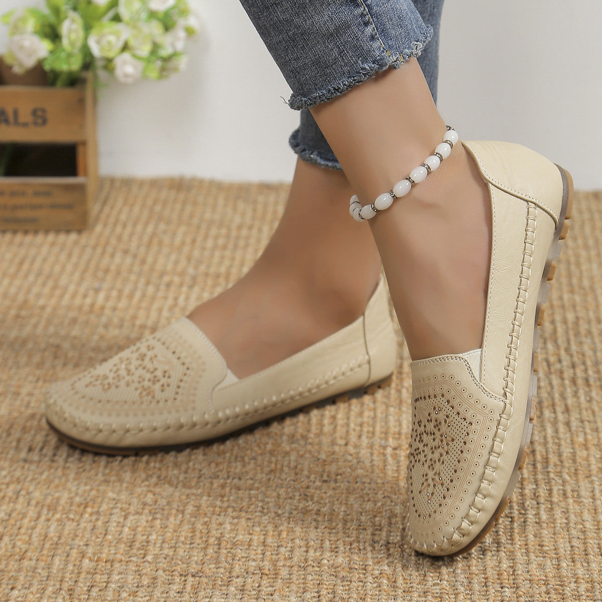Handmade Stitching Gommino Solid Color Casual Women s Shoes